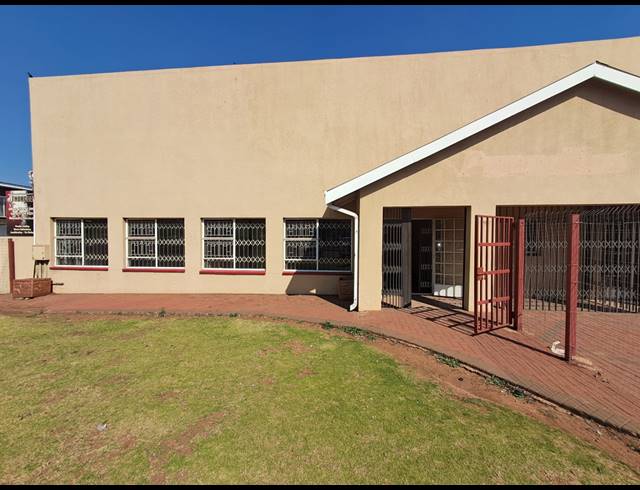 100M² OFFICE TO LET IN MEYERTON CENTRAL